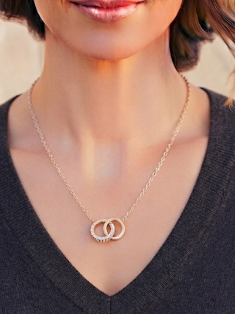 Delicate18k  Gold plated Interlocking Circle Necklace